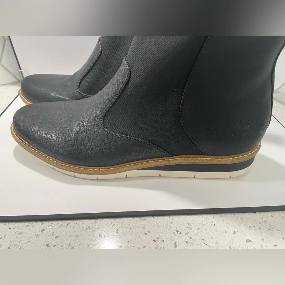Kelly & Katie Arlo Wedge Boots Black Leather Size 10 Stretch Pull On Booties